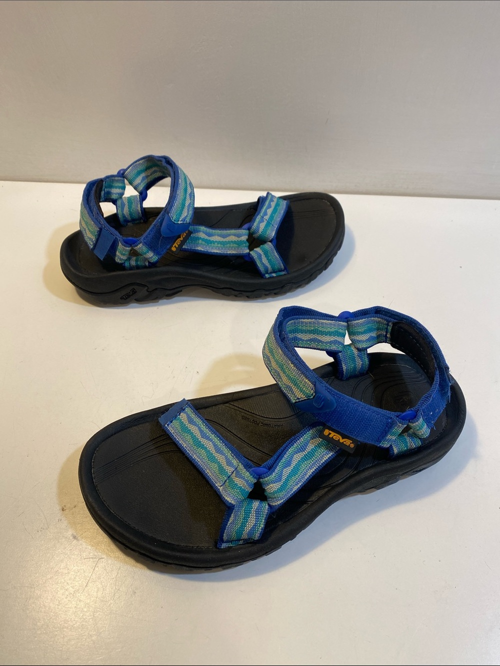 Teva Kids Blue and Teal Patterned Strap Sandals Sz 6 W7